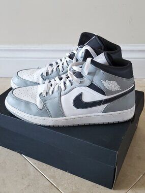 AIR JORDAN 1 MID LIGHT SMOKE GREY / ANTHRACITEUS Men’s Size 13